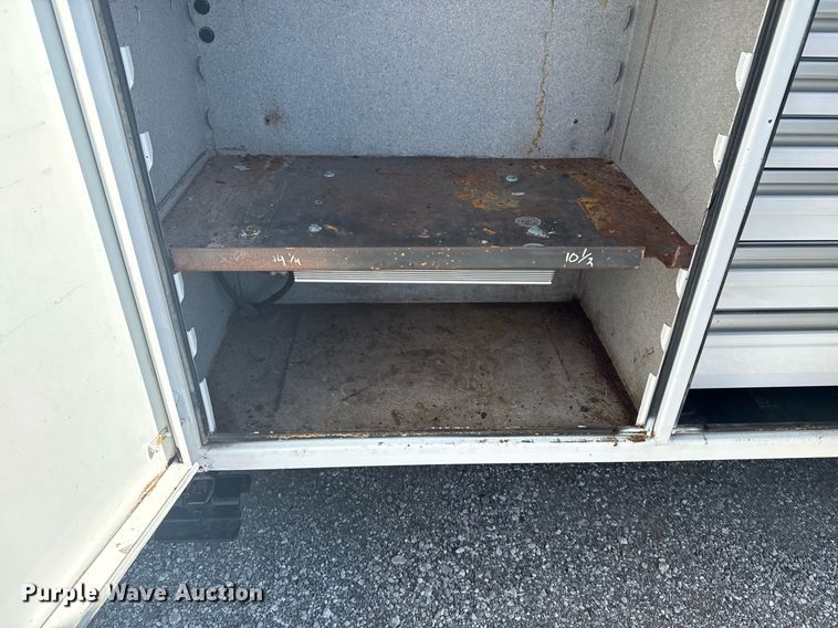 image for item EG5995 2007 Peterbilt 335 utility / service truck