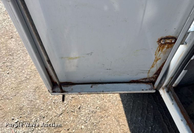 image for item EG5995 2007 Peterbilt 335 utility / service truck