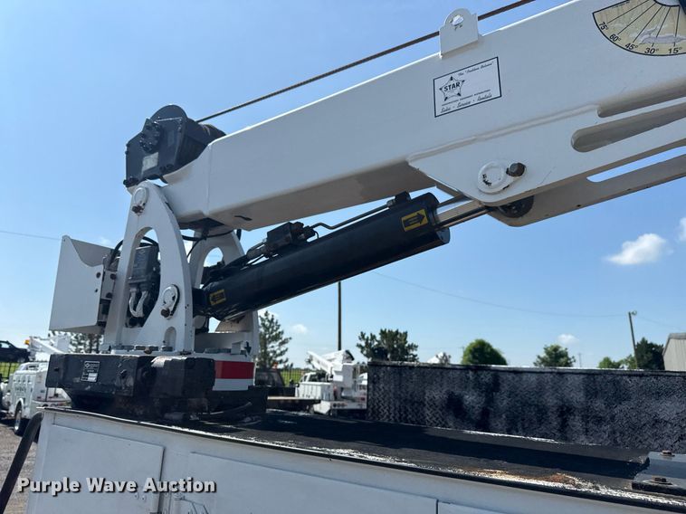 image for item EG5995 2007 Peterbilt 335 utility / service truck