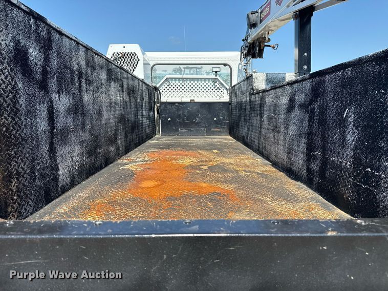 image for item EG5995 2007 Peterbilt 335 utility / service truck