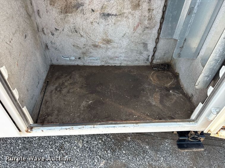 image for item EG5995 2007 Peterbilt 335 utility / service truck