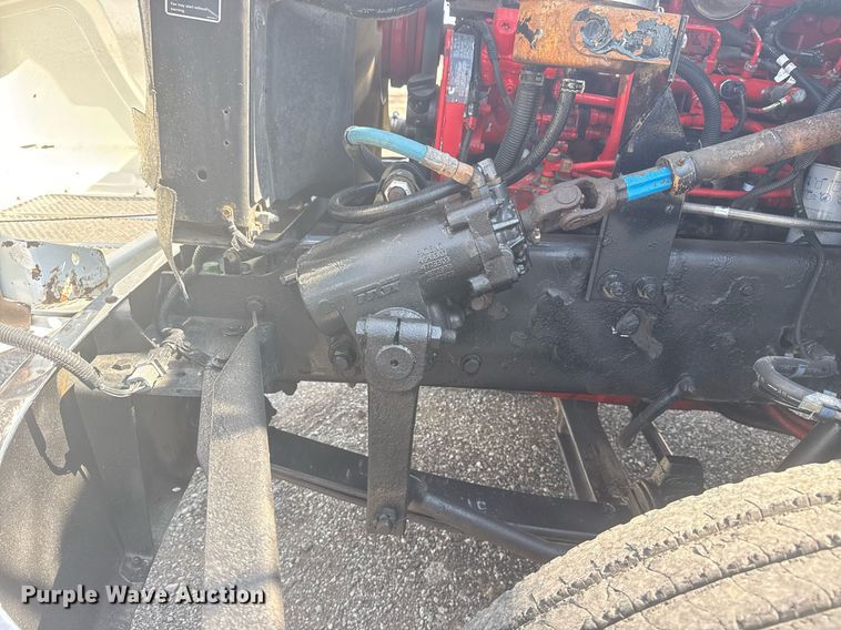 image for item EG5995 2007 Peterbilt 335 utility / service truck