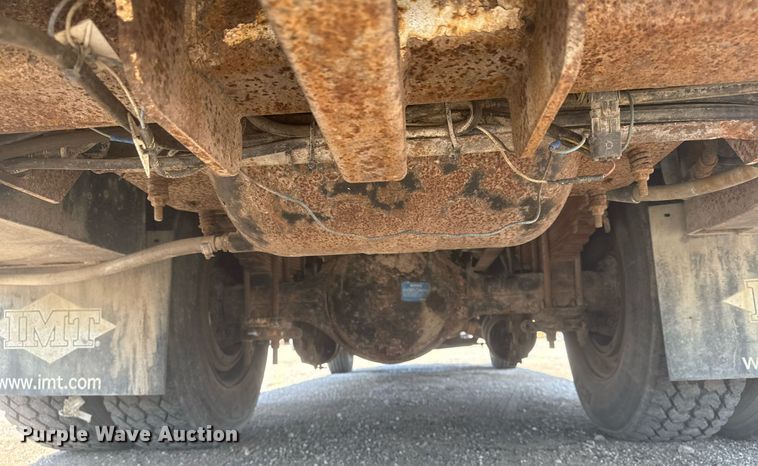 image for item EG5995 2007 Peterbilt 335 utility / service truck