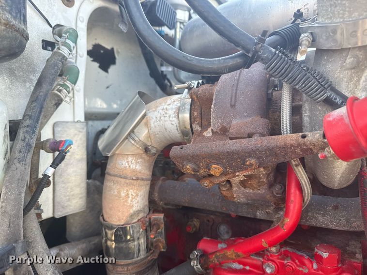 image for item EG5995 2007 Peterbilt 335 utility / service truck