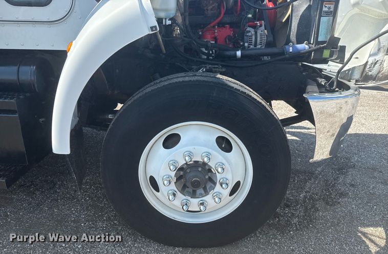 image for item EG5995 2007 Peterbilt 335 utility / service truck