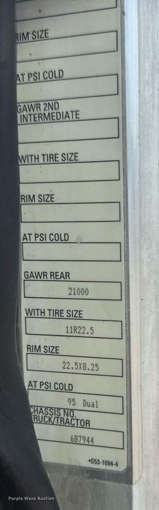 image for item EG5995 2007 Peterbilt 335 utility / service truck