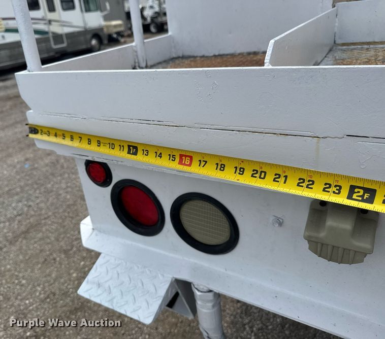 image for item EG6035 2007 Peterbilt 335 bucket truck