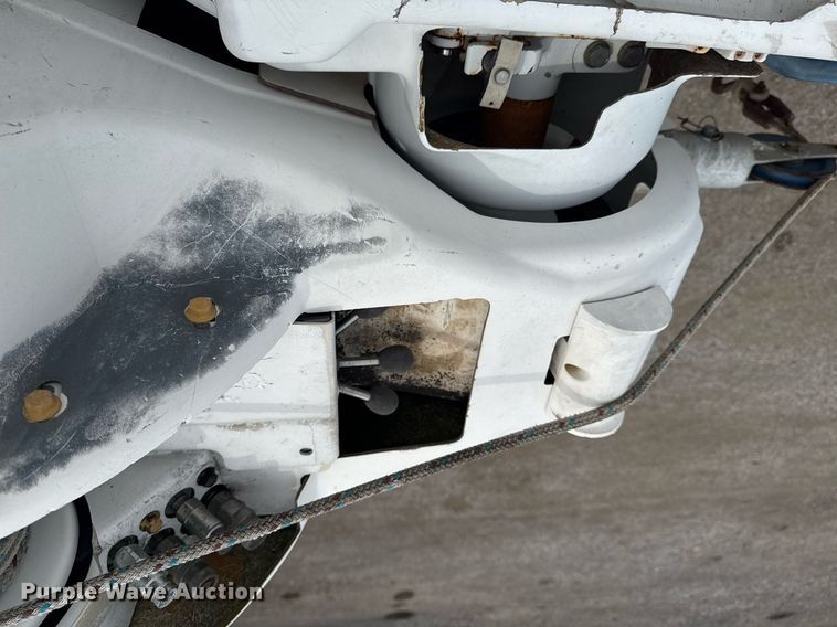 image for item EG6035 2007 Peterbilt 335 bucket truck