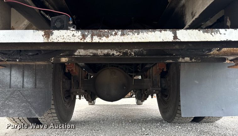 image for item EG6035 2007 Peterbilt 335 bucket truck