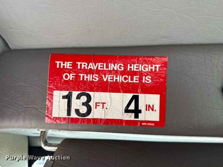 image for item EG6035 2007 Peterbilt 335 bucket truck