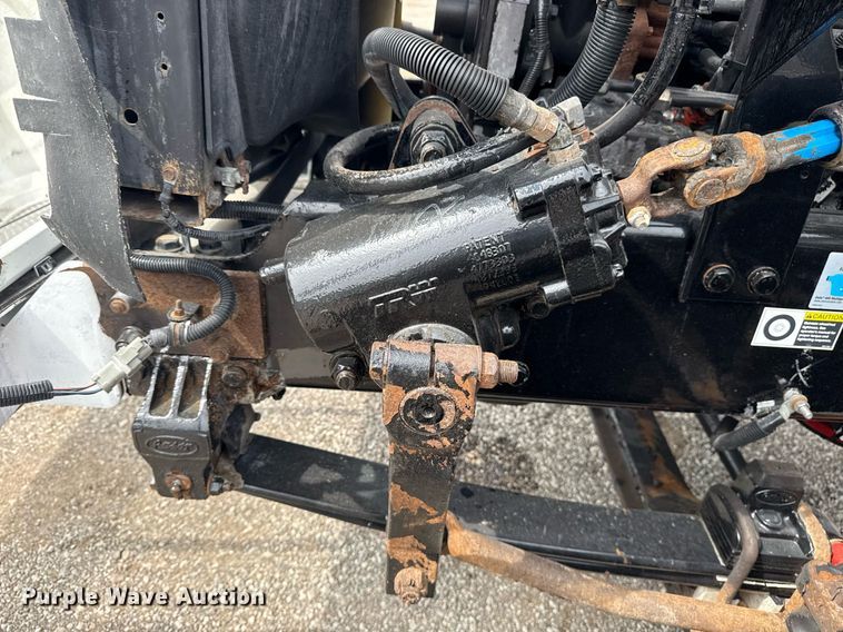 image for item EG6035 2007 Peterbilt 335 bucket truck