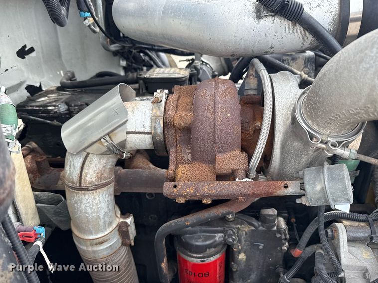 image for item EG6035 2007 Peterbilt 335 bucket truck