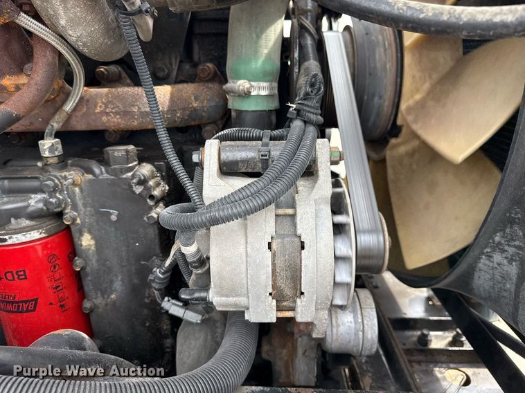 image for item EG6035 2007 Peterbilt 335 bucket truck