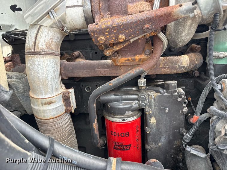 image for item EG6035 2007 Peterbilt 335 bucket truck