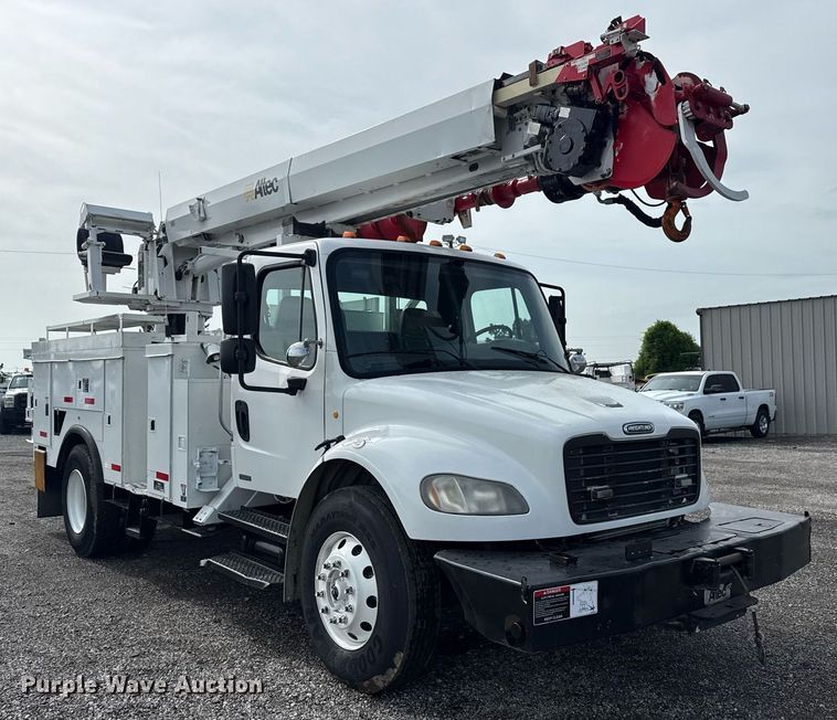 image for item EG6039 2008 Freightliner Business Class M2 digger derrick truck