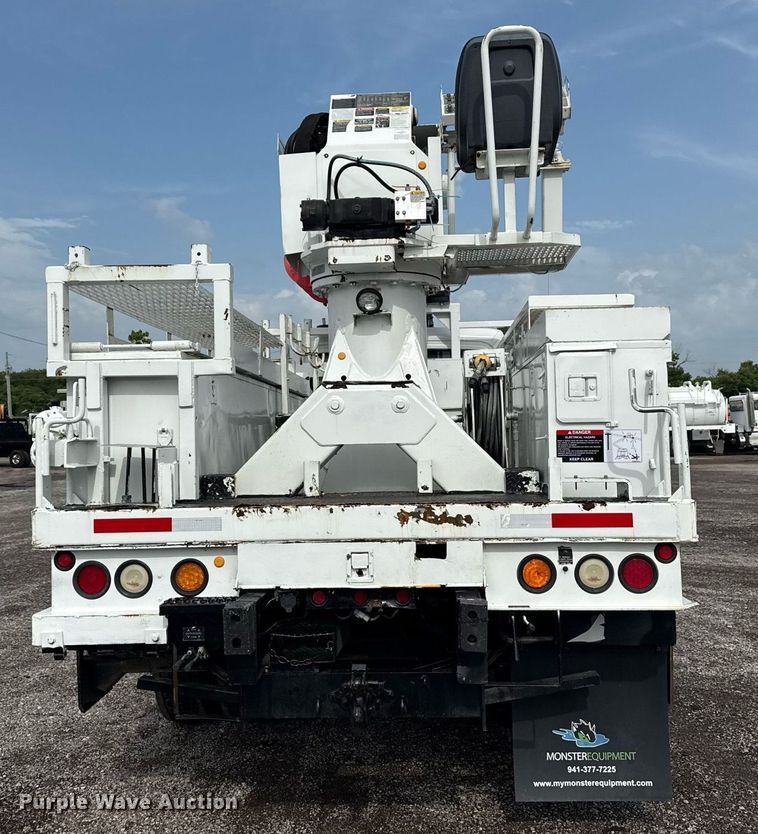 image for item EG6039 2008 Freightliner Business Class M2 digger derrick truck