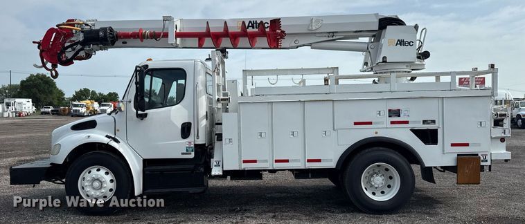 image for item EG6039 2008 Freightliner Business Class M2 digger derrick truck