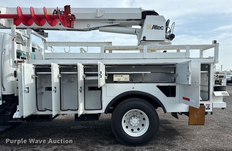 image for item EG6039 2008 Freightliner Business Class M2 digger derrick truck