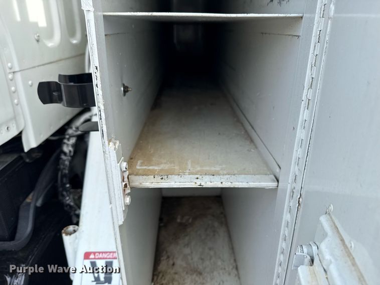 image for item EG6039 2008 Freightliner Business Class M2 digger derrick truck