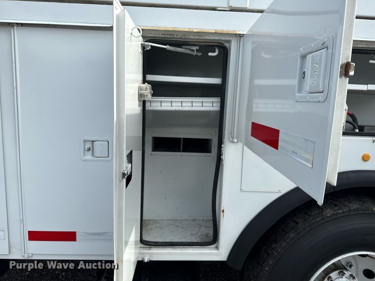 image for item EG6039 2008 Freightliner Business Class M2 digger derrick truck