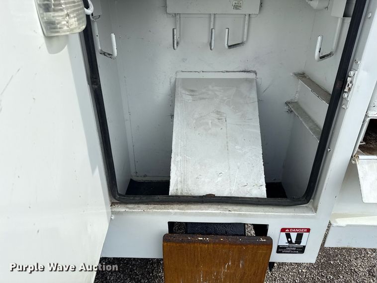 image for item EG6039 2008 Freightliner Business Class M2 digger derrick truck