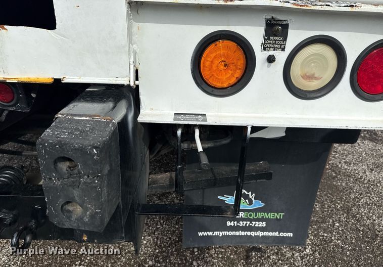 image for item EG6039 2008 Freightliner Business Class M2 digger derrick truck