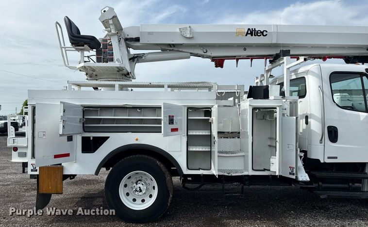 image for item EG6039 2008 Freightliner Business Class M2 digger derrick truck