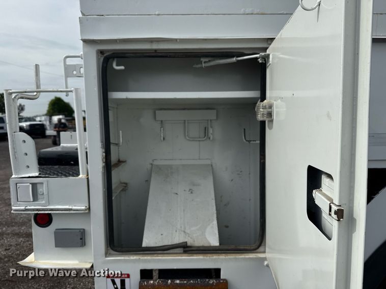 image for item EG6039 2008 Freightliner Business Class M2 digger derrick truck