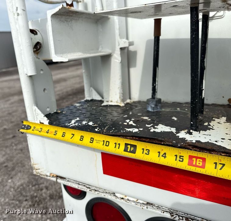 image for item EG6039 2008 Freightliner Business Class M2 digger derrick truck