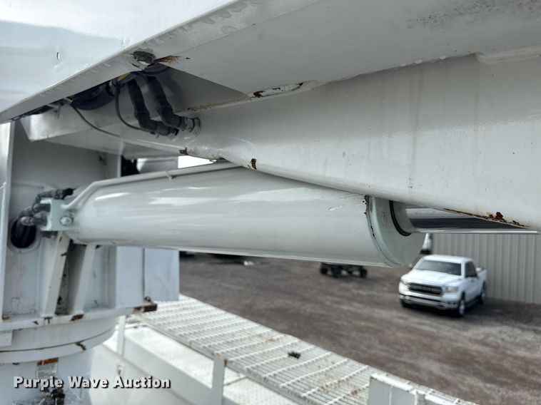 image for item EG6039 2008 Freightliner Business Class M2 digger derrick truck