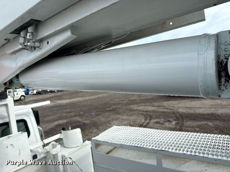 image for item EG6039 2008 Freightliner Business Class M2 digger derrick truck