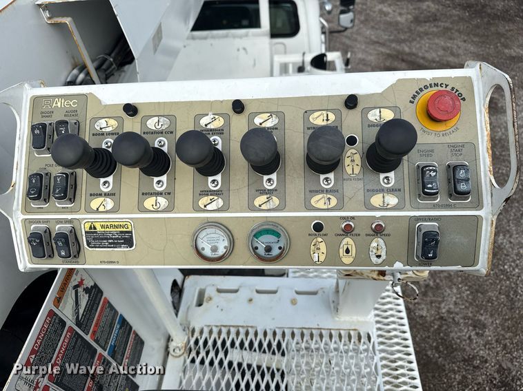 image for item EG6039 2008 Freightliner Business Class M2 digger derrick truck