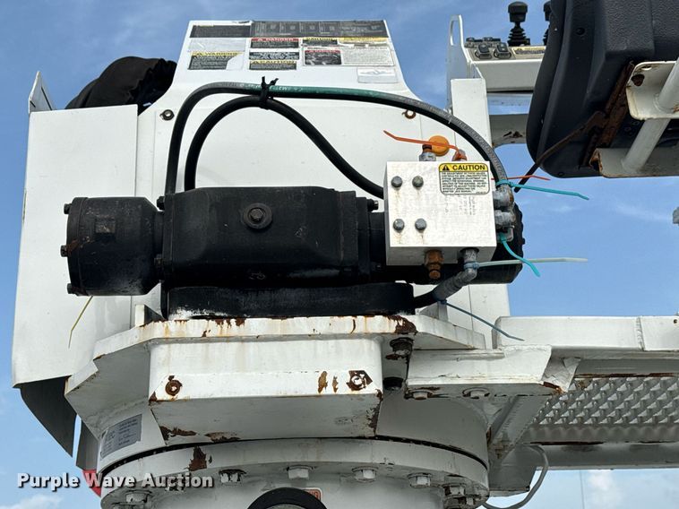 image for item EG6039 2008 Freightliner Business Class M2 digger derrick truck