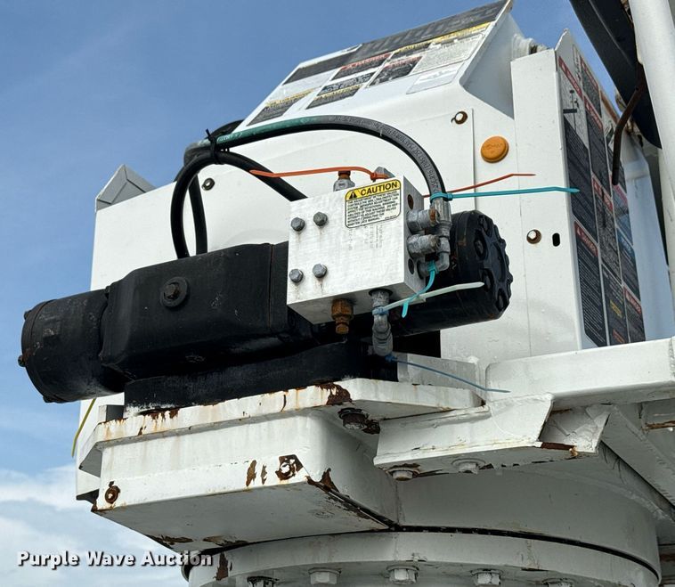 image for item EG6039 2008 Freightliner Business Class M2 digger derrick truck