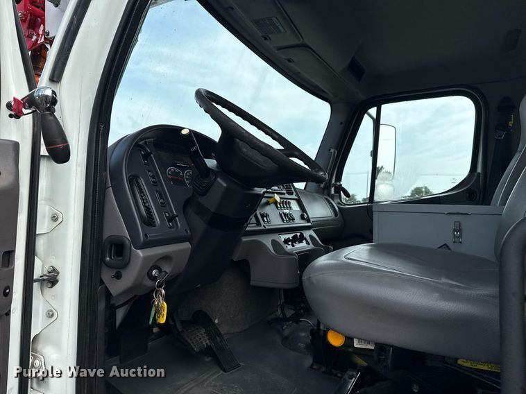 image for item EG6039 2008 Freightliner Business Class M2 digger derrick truck