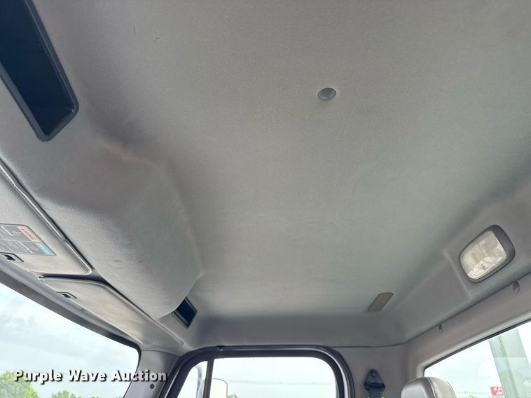 image for item EG6039 2008 Freightliner Business Class M2 digger derrick truck