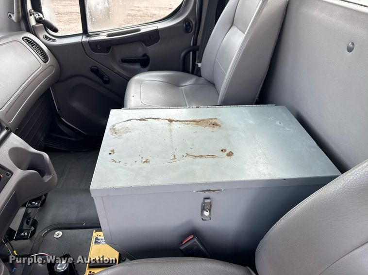 image for item EG6039 2008 Freightliner Business Class M2 digger derrick truck