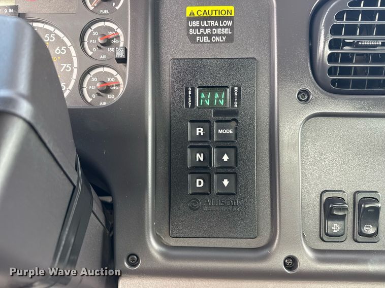 image for item EG6039 2008 Freightliner Business Class M2 digger derrick truck