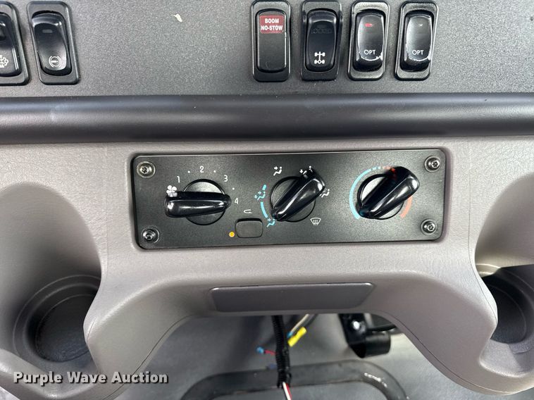 image for item EG6039 2008 Freightliner Business Class M2 digger derrick truck