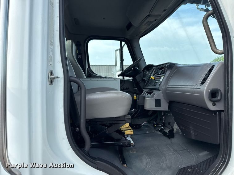 image for item EG6039 2008 Freightliner Business Class M2 digger derrick truck