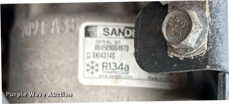 image for item EG6039 2008 Freightliner Business Class M2 digger derrick truck