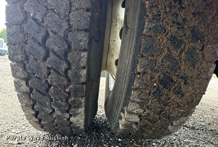 image for item EG6039 2008 Freightliner Business Class M2 digger derrick truck