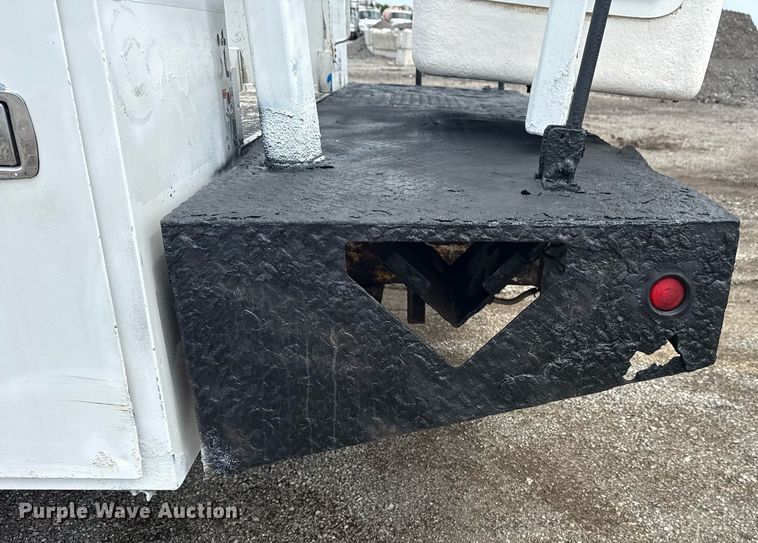 image for item EG6041 2011 Ford F450 Super Duty bucket truck