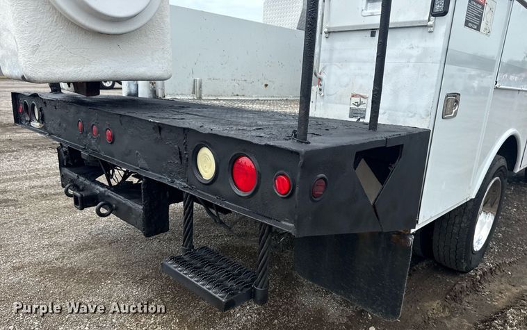 image for item EG6041 2011 Ford F450 Super Duty bucket truck