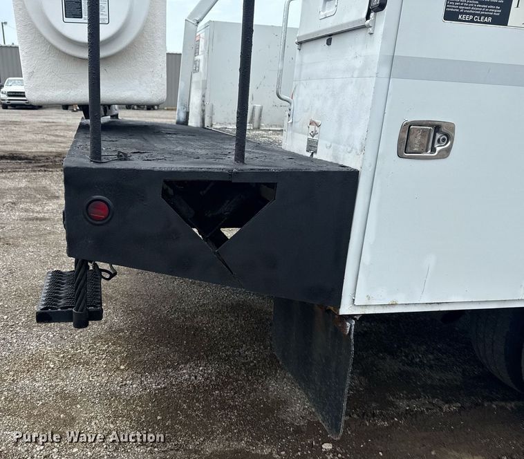 image for item EG6041 2011 Ford F450 Super Duty bucket truck