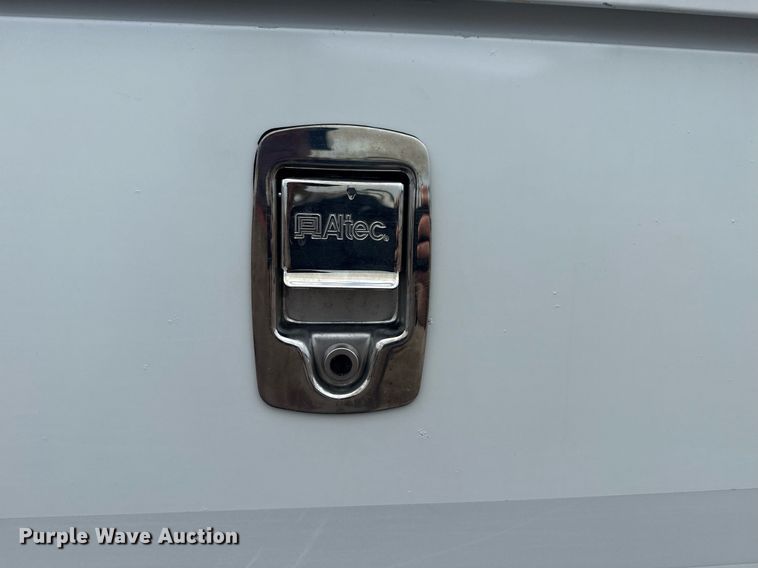 image for item EG6041 2011 Ford F450 Super Duty bucket truck