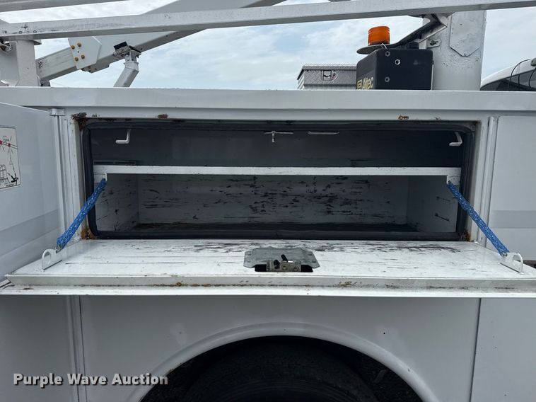 image for item EG6041 2011 Ford F450 Super Duty bucket truck