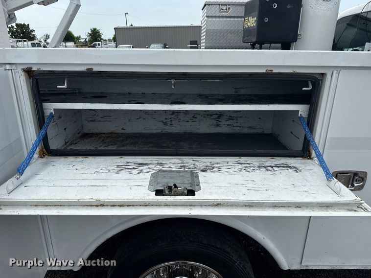 image for item EG6041 2011 Ford F450 Super Duty bucket truck