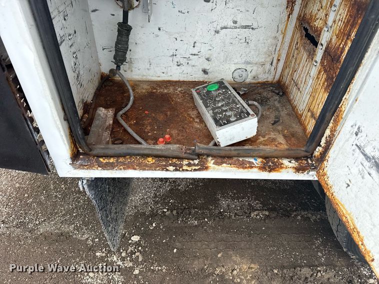 image for item EG6041 2011 Ford F450 Super Duty bucket truck