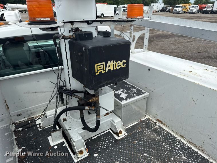 image for item EG6041 2011 Ford F450 Super Duty bucket truck